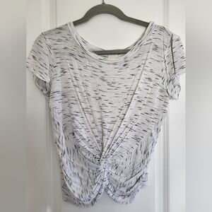 Kaileigh White Speckled Twist-Front Short Sleeve Top size Medium